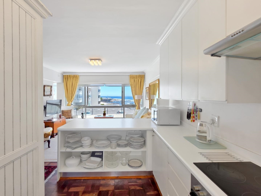 To Let 2 Bedroom Property for Rent in Sea Point Western Cape